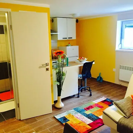 Apartment Feel The Colors Of Beautiful - Orange